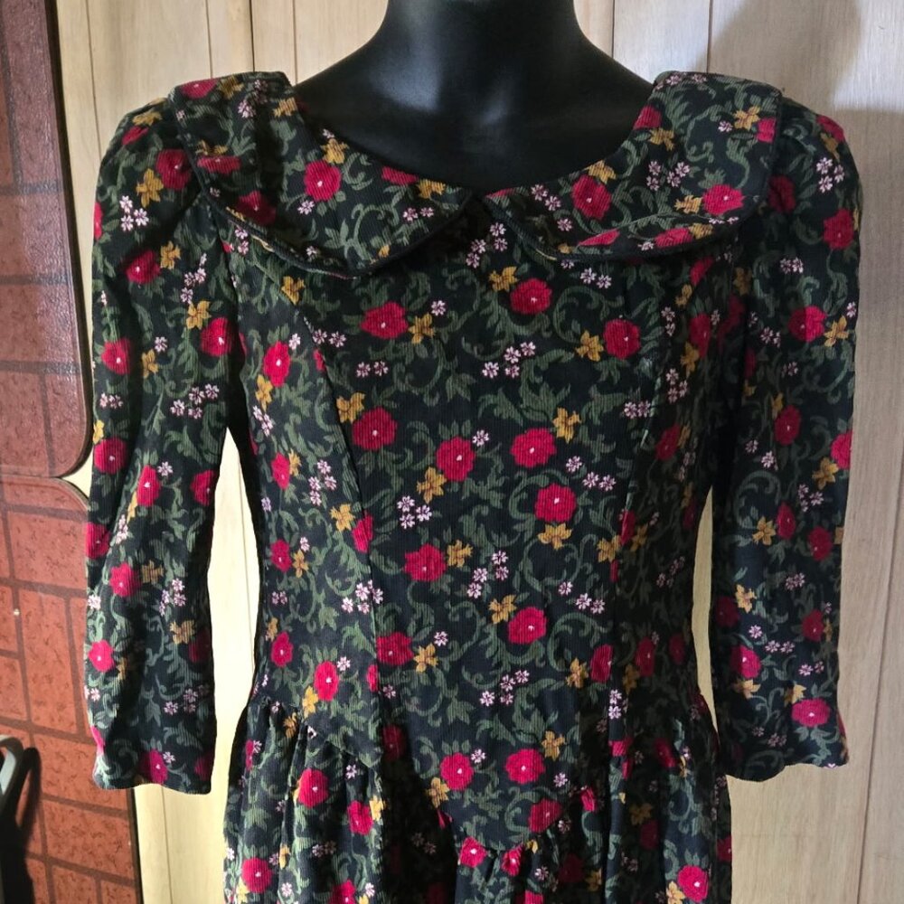 Mid-length corduroy ladies dress
